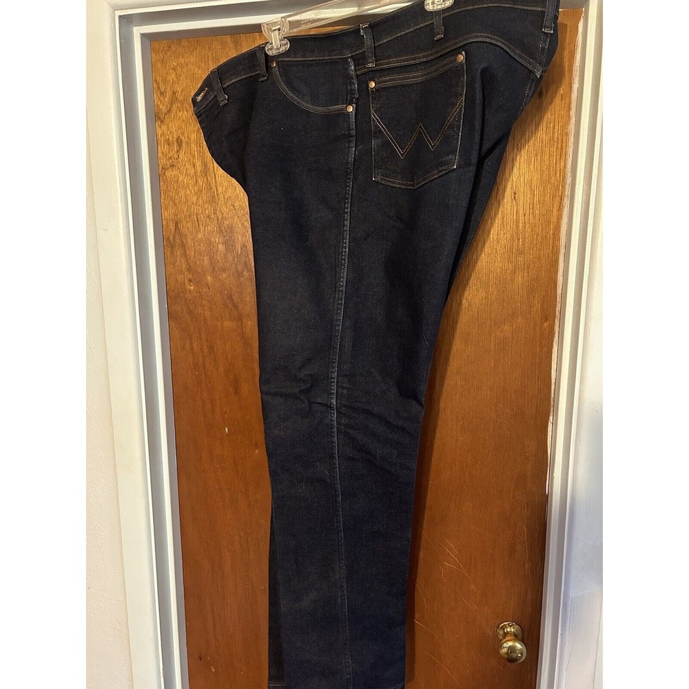 Wrangler Jean Men  44 X 32 Blue Straight Leg Classic Fit Western Cowboy 13MAFPW